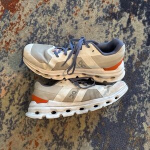 White and orange On Cloud Cloudswift 2 trainers